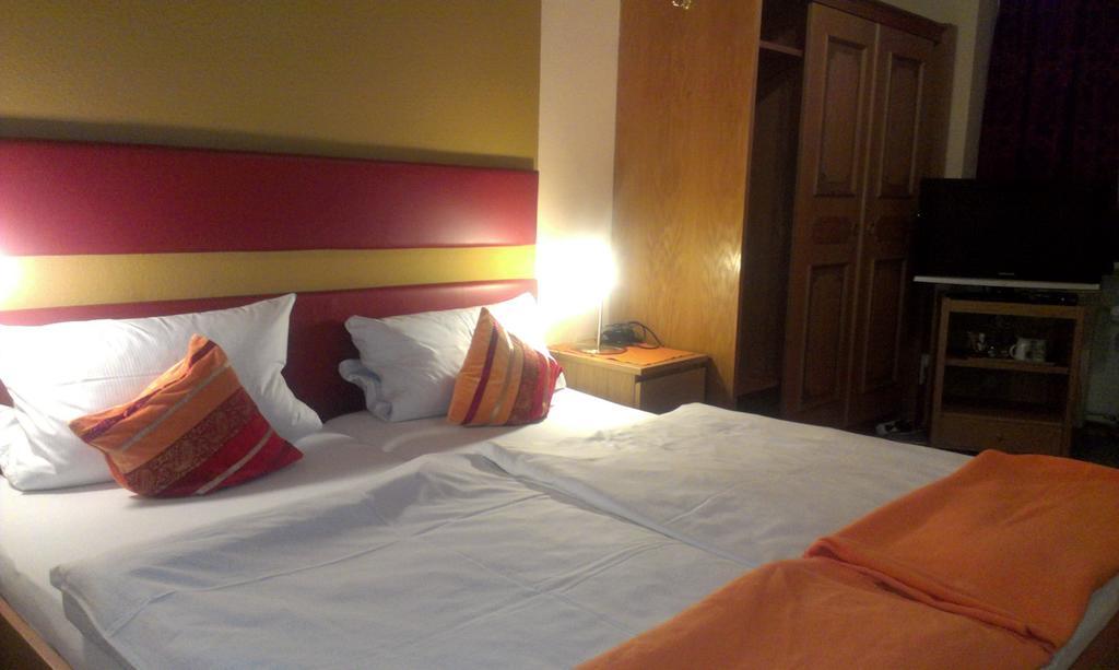 Hotel Zur Post Schonberg  Bilik gambar
