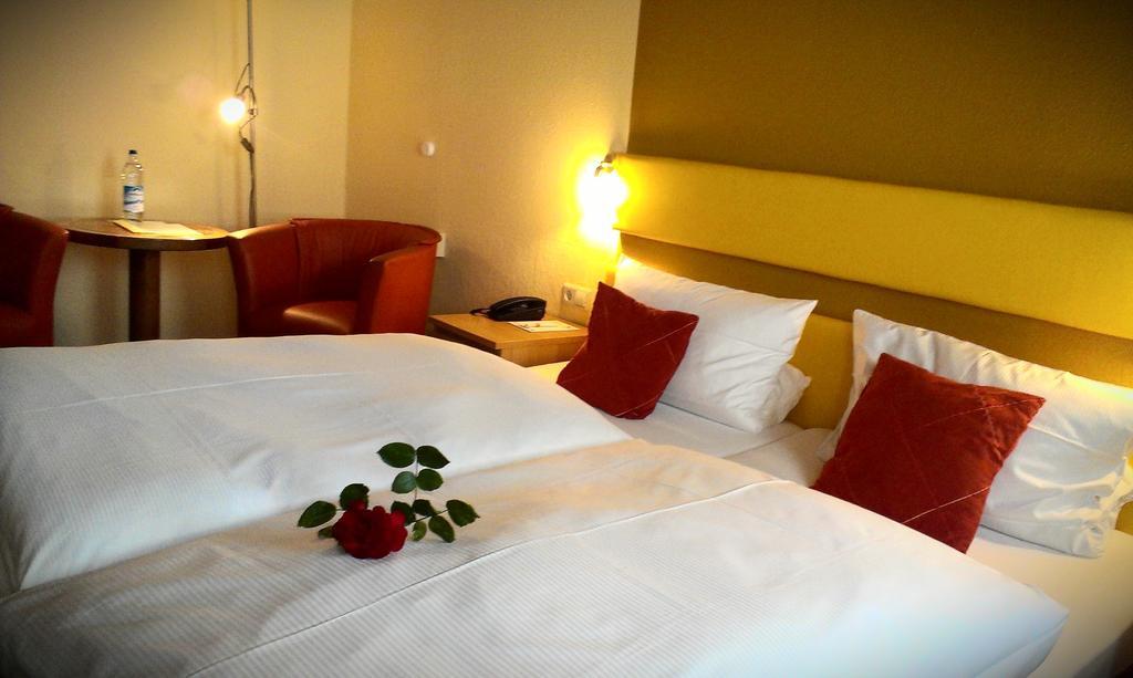 Hotel Zur Post Schonberg  Bilik gambar