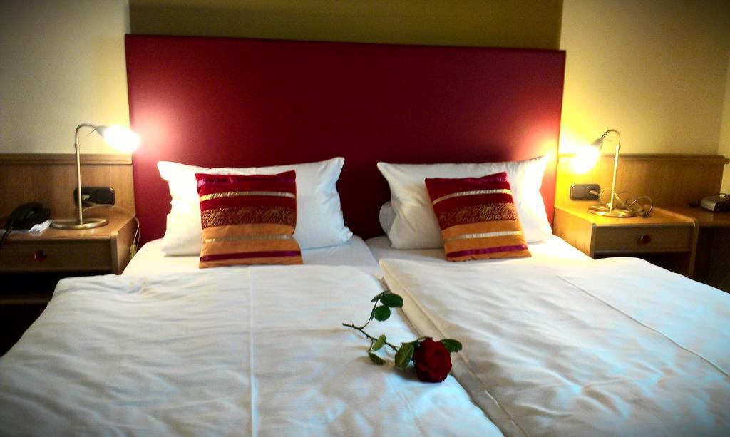 Hotel Zur Post Schonberg  Luaran gambar